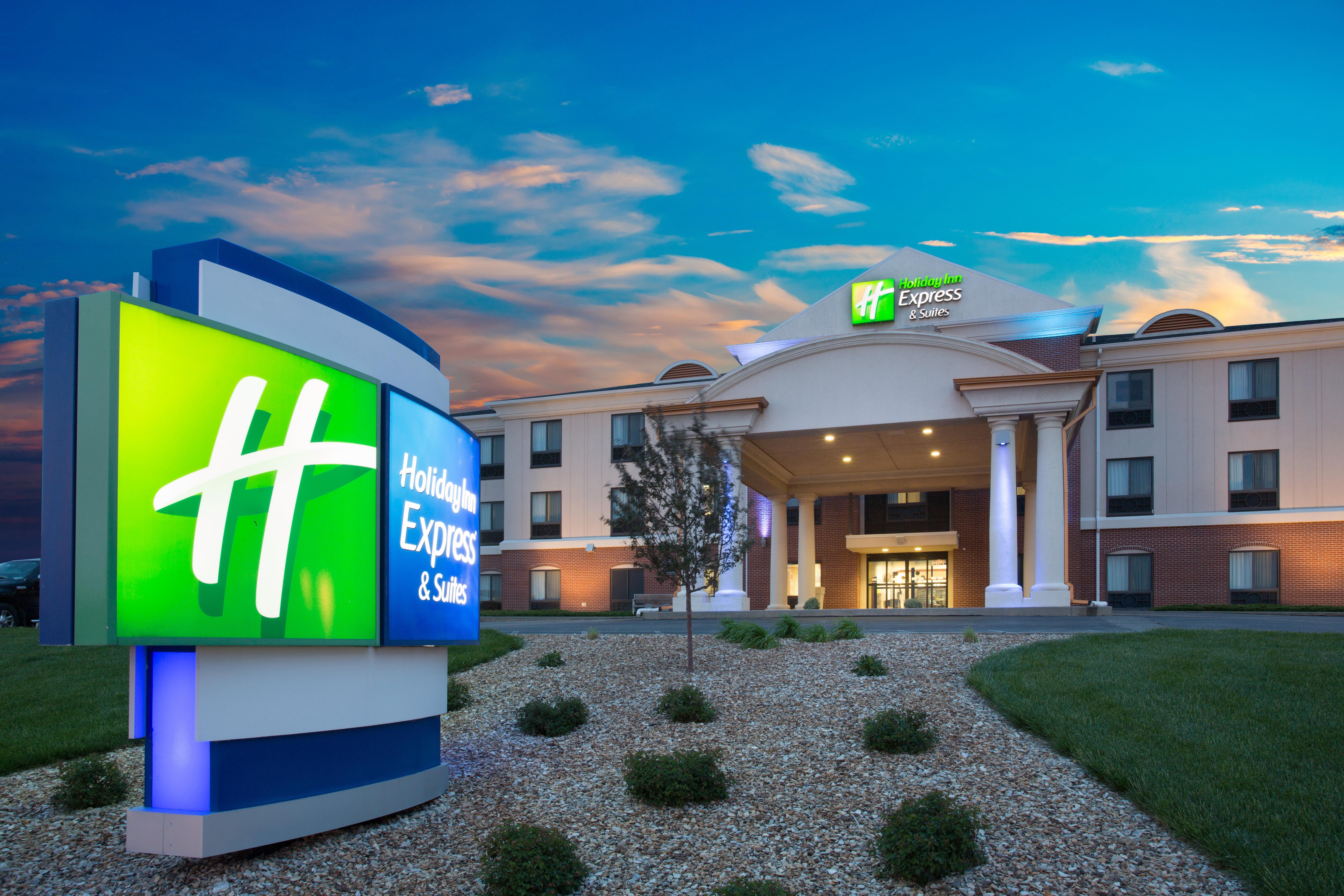 Holiday Inn Express Hotel & Suites Concordia Us 81 By Ihg Exterior foto