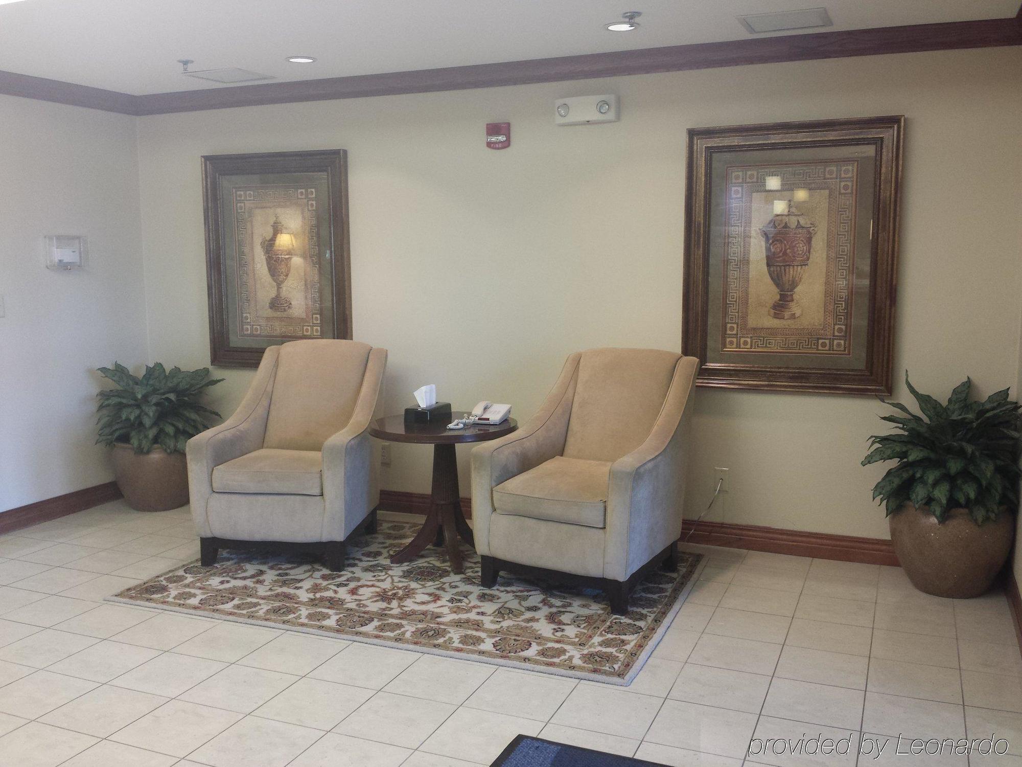 Holiday Inn Express Hotel & Suites Concordia Us 81 By Ihg Exterior foto